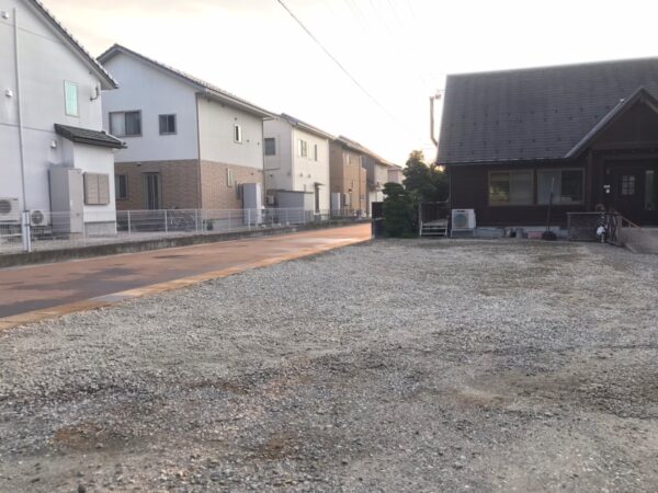 富山市の解体工事屋EIKI Inc.　フェンスと庭の解体工事を終えた光景２