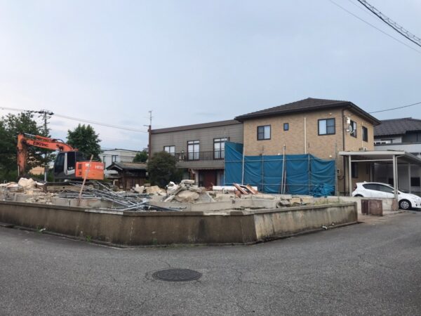 基礎の解体工事１