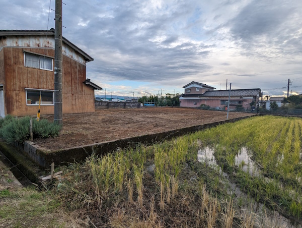 富山市の田んぼ横の整地