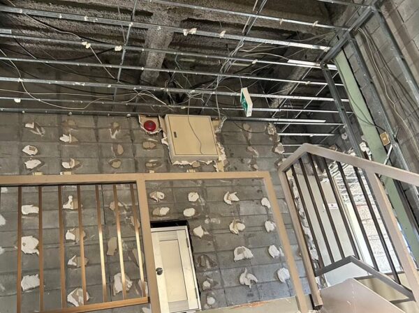 富山の解体工事屋　株式会社エイキ　鉄骨造（S造）ビルの解体工事