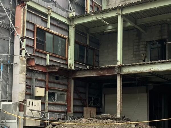 富山の解体工事屋　株式会社エイキ　鉄骨造（S造）ビルの解体工事