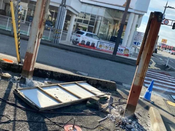 看板の解体撤去１