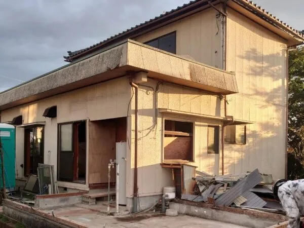 富山の株式会社エイキ　内装解体工事　解体工事前