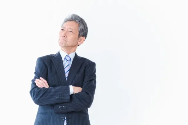 空き家を解体するかどうか悩む人