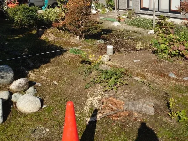 植栽撤去工事前のお庭1