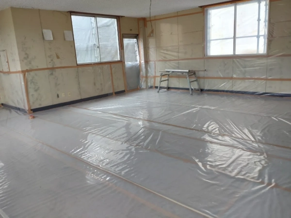 富山のアスベスト解体工事屋　株式会社エイキ　地震被害後のアスベスト処理　養生作業完了