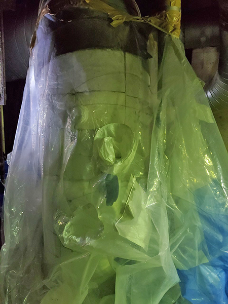 グローブバッグで保温材除去