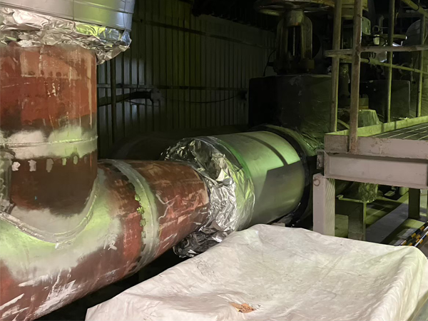 除去後の配管保温材