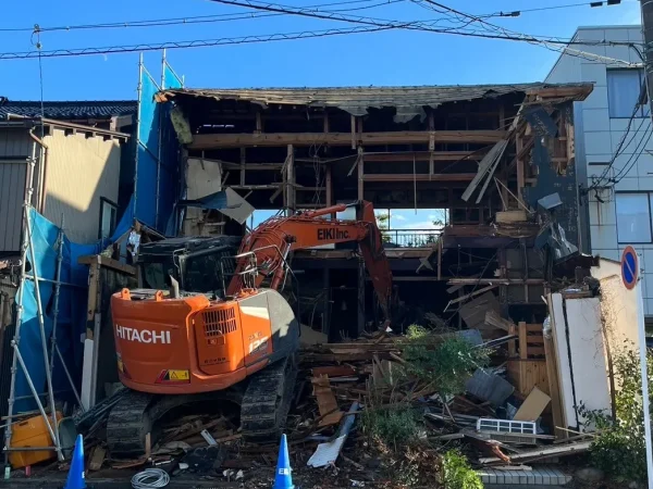 密集した家の解体