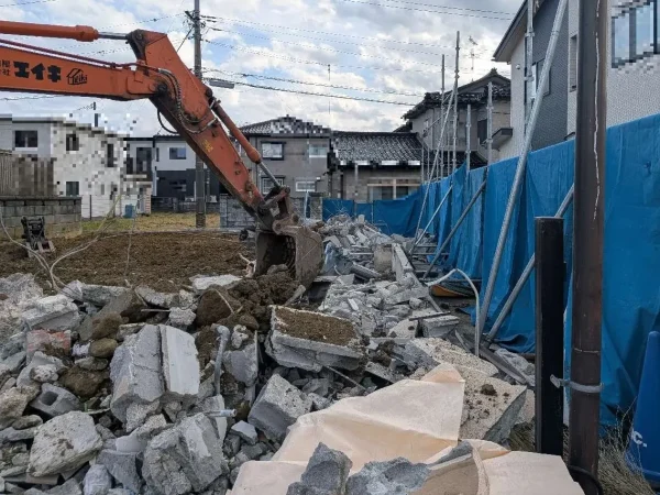 基礎コンクリートの解体と整理