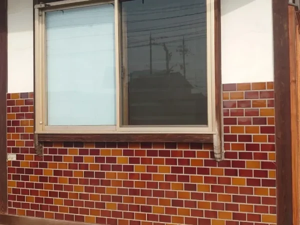 富山の株式会社エイキ 外壁の解体工事 解体前