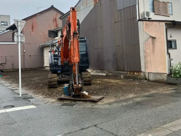 解体後の整地作り