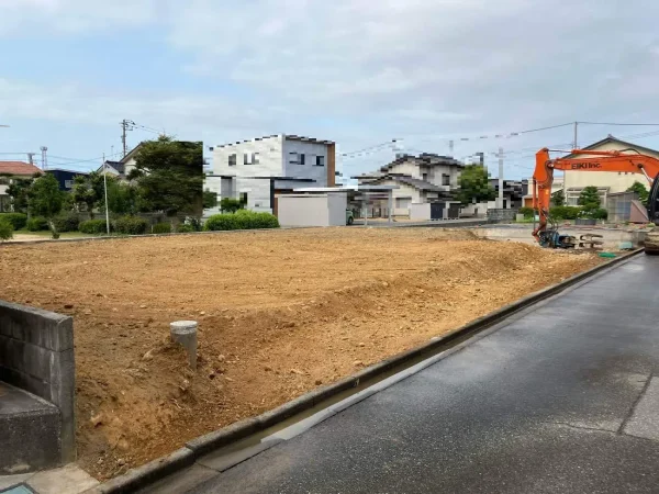 施工完了後の更地。隅々まで点検し、次に土地を活用される方が気持ちよく使い始められる状態にします。