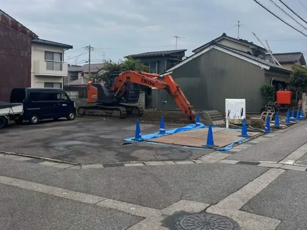 解体がほぼ終わり、更地になった写真