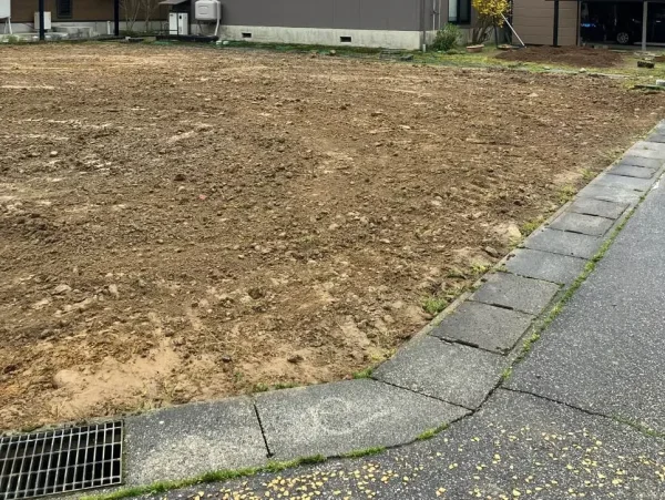 段差なくきれいに整った敷地