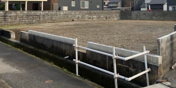 周囲の道路を傷つけたり汚したりすることなくできた更地