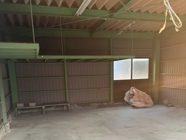 不用品と内装を撤去しすっきりとした室内