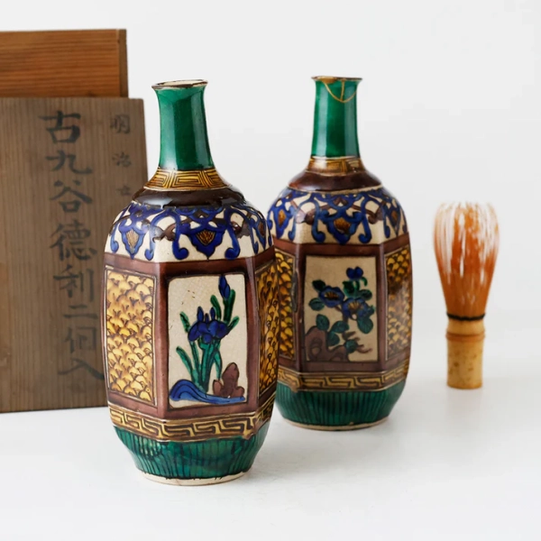 明治25年（1892年）購入の品 青手古九谷 徳利二客 花唐草文 金継共箱 酒器 明治の粋を今に注ぐ、金継ぎが魅せる青手古九谷の徳利 | リサイクル