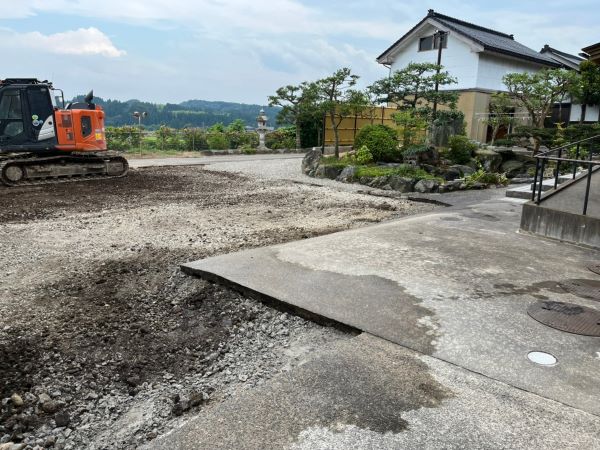 富山市の解体工事屋　株式会社エイキ　納屋の解体工事　解体工事が完了